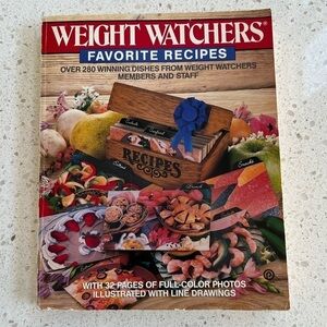 Vintage 1988 Weight Watchers Favorite Recipes: Over 280 Winning Dishes.